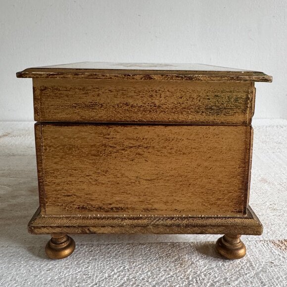 Vintage Florentine Style Gold Gilded Jewelry Box - Picture 3 of 11